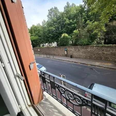 Montrouge Apartment *